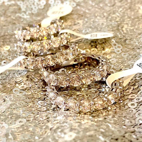 Sterling silver CZ eternity ring - Picture 5 of 6